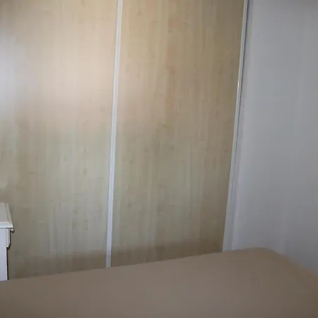 à Avec Piscine, 4 Pers, Près Du Lac, Ménage Inclus - Fr-1-319-444